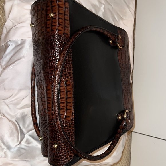 Authentic Brahmin shoulder handbag in excellent condition. - Picture 3 of 6